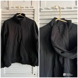1 Lululemon quarter zip / Size Medium / outgrew